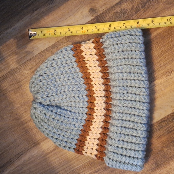 Handmade Tri-Colored Knit PomPom Beanie - Picture 4 of 7